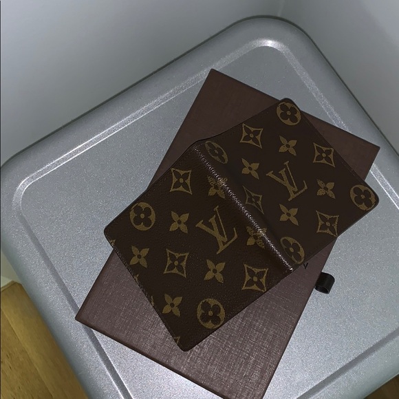 Louis Vuitton Wallet - Picture 3 of 3